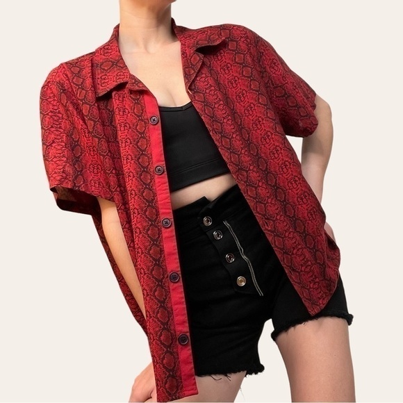 UO Snake Print Short Sleeve Button Up - Picture 10 of 14